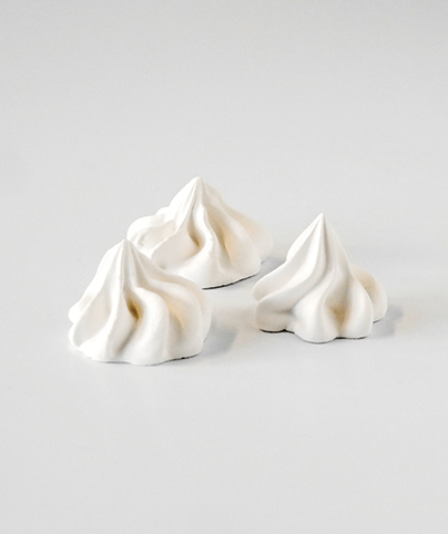 MERINGUE KISSES M